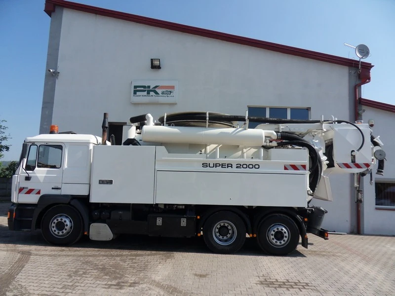 Sztum — Pojazd z recyklingiem 
Typ: MAN 26-414 
Rok produkcji: 2000 
Zabudowa: Wiedemann & Reichhardt
