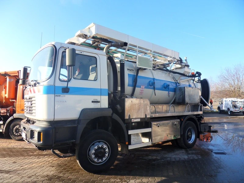 Piotrków Trybunalski — Pojazd dwu-funkcyjny typu Kombi
Typ: MAN 19-314 4x4
Rok produkcji: 2002
Zabudowa: Kroll
