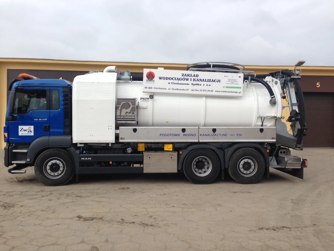 Ciechanów — Pojazd asniezacyjny z mała pompą wodną Typ:MAN TGS 28.440
Rok produkcji: 2014 ( nowy ) 
Zabudowa: FFG Flensburg