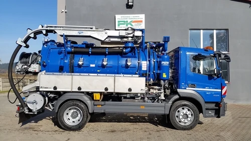 Włoszczowa — Pojazd dwu-funkcyjny typu Kombi
Typ:Mercedes-Benz Atego 1527
Rok produkcji: 2015(nowy)
Zabudowa: FFG Flensburg