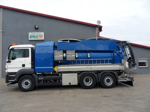 Szczecinek — Pojazd dwu-funkcyjny typu Kombi
Typ:MAN TGS 28.400
Rok produkcji: 2016(nowy)
Zabudowa: FFG Flensburg