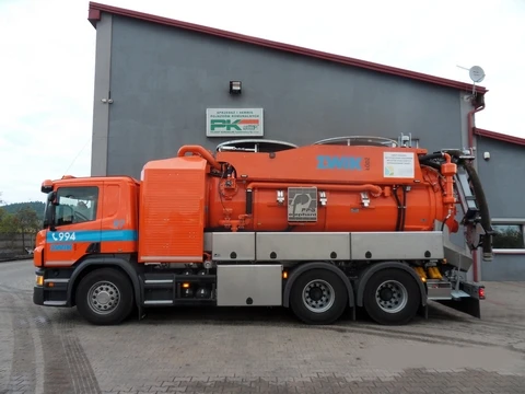 Łódź — Pojazd z recyklingiem
Typ: Scania P450
Rok produkcji: 2017 ( nowy )
Zabudowa: FFG Flensburg