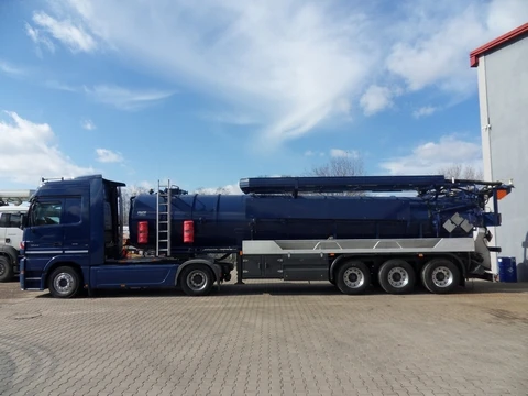 Piotrków Trybunalski — Naczepa asenizacyjna
Typ:MB Actros 1844 2008r.
Rok produkcji: 2008
Zabudowa: Kroll