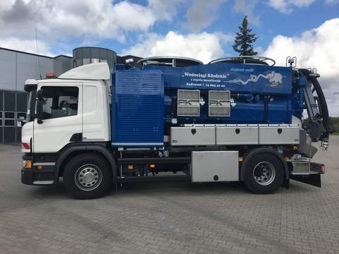 Kłodzko — Pojazd z recyklingiem
Typ: Scania P450
Rok produkcji: 2017 ( nowy )
Zabudowa: FFG Flensburg