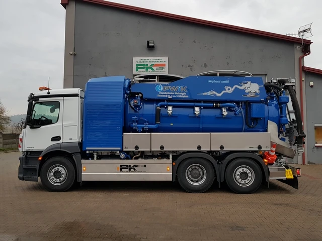 Oświęcim — Pojazd z recyklingiem
Typ: Mercedes-Benz Antos 2543
Rok produkcji: 2018 ( nowy )
Zabudowa: FFG Flensburg