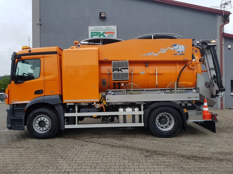 Kielce — Pojazd dwu-funkcyjny typu Kombi
Typ:Mercedes-Benz Antos 1843
Rok produkcji: 2019(nowy)
Zabudowa: FFG Flensburg