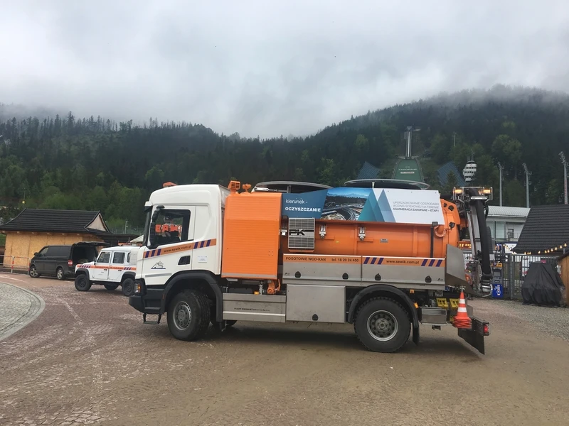 Zakopane — Pojazd dwu-funkcyjny typu Kombi
Typ:Scania P360 4x4
Rok produkcji: 2019(nowy)
Zabudowa: FFG Flensburg