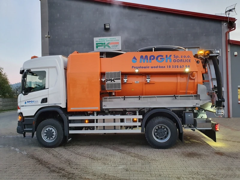 Gorlice — Pojazd dwu-funkcyjny typu Kombi
Typ:Scania P320 4x4
Rok produkcji: 2019(nowy)
Zabudowa: FFG Flensburg
