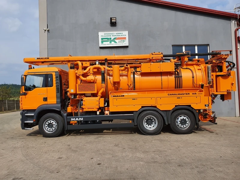Pleszew — Pojazd z recyklingiem
Typ: MAN TGS 26.410
Rok produkcji: 2004
Zabudowa: Muller Umwelttechnik