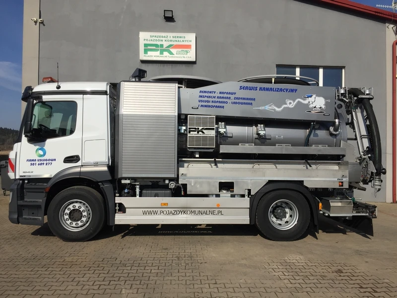 Kotlin — Pojazd dwu-funkcyjny typu Kombi
Typ:Mercedes-Benz Antos 1843
Rok produkcji: 2020(nowy)
Zabudowa: FFG Flensburg