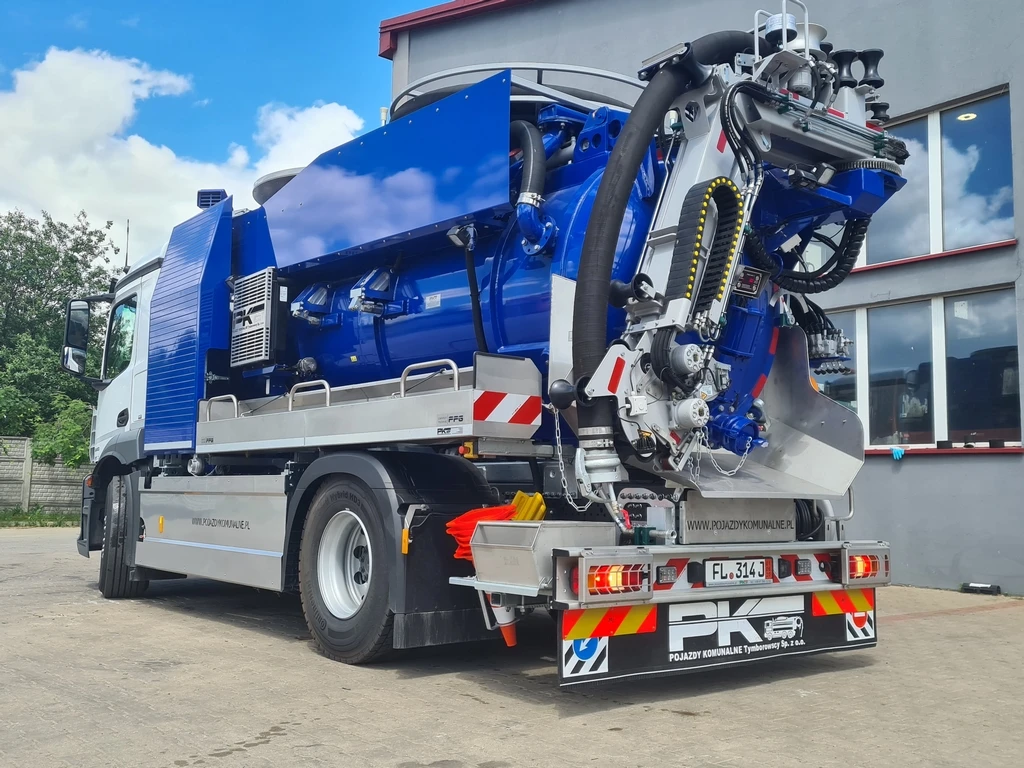 Gliwice — Pojazd dwu-funkcyjny typu Kombi
Typ:Mercedes-Benz Actros 1843
Rok produkcji: 2020(nowy)
Zabudowa: FFG Flensburg