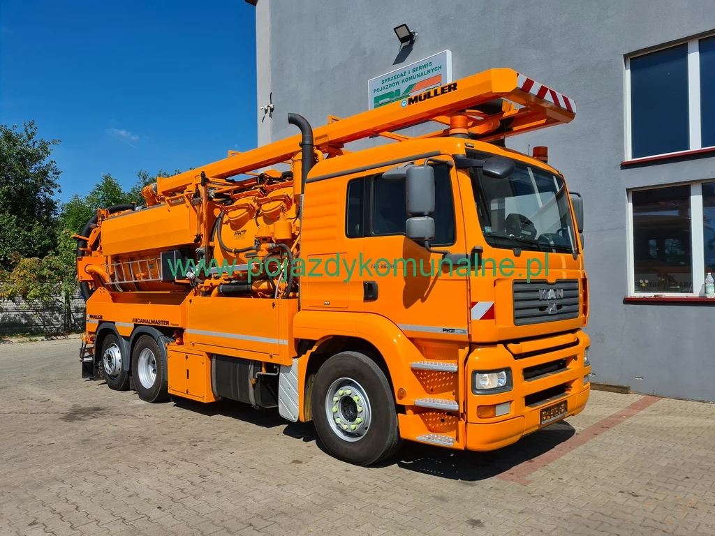 Sztum — Pojazd z recyklingiem
Typ: MAN TGA 26.410
Rok produkcji: 2003
Zabudowa: Muller Umwelttechnik