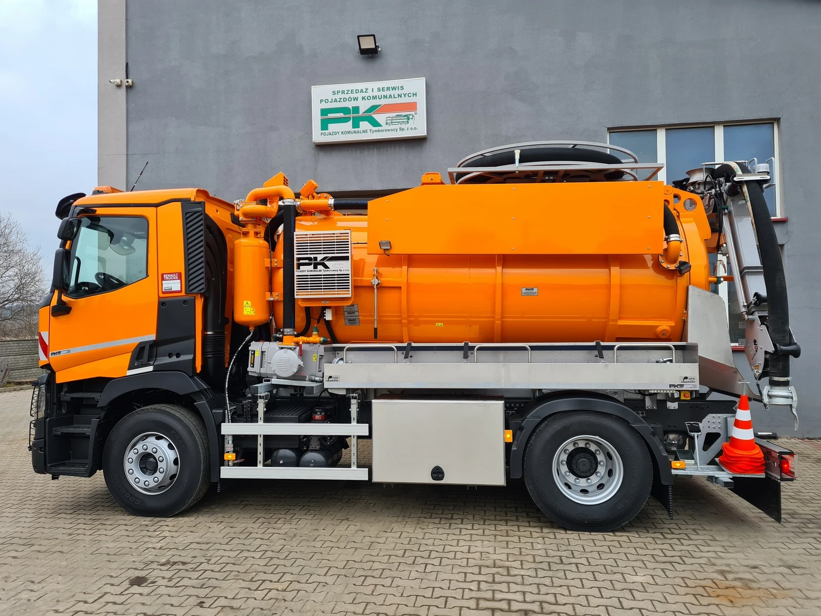 Rzeszów — Pojazd dwu-funkcyjny typu Kombi
Typ:Renault C380
Rok produkcji: 2020(nowy)
Zabudowa: FFG Flensburg