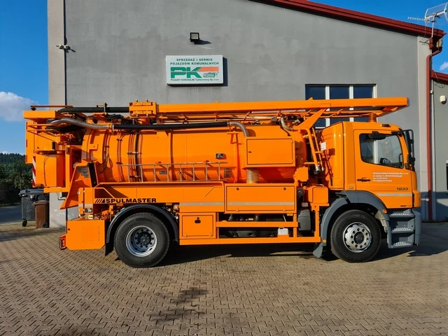 Polańczyk — Pojazd dwu-funkcyjny typu kombi
Typ: Mercedes-Benz Axor 1833
Rok produkcji: 2005