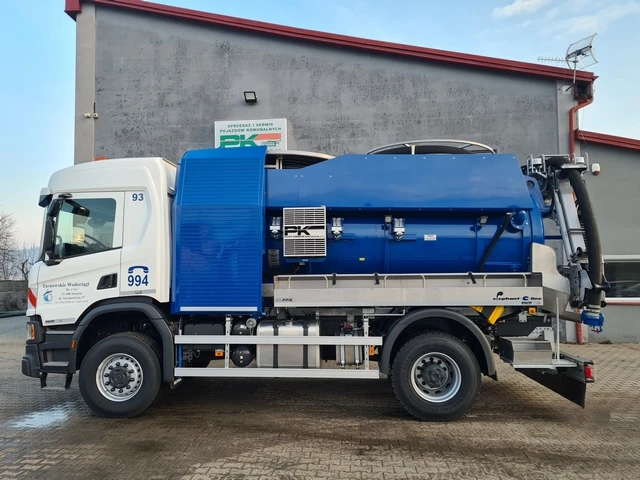 Tarnów — Pojazd dwu-funkcyjny typu Kombi
Typ:Scania P370 4x4
Rok produkcji: 2022(nowy)
Zabudowa: FFG Umwelttechnik