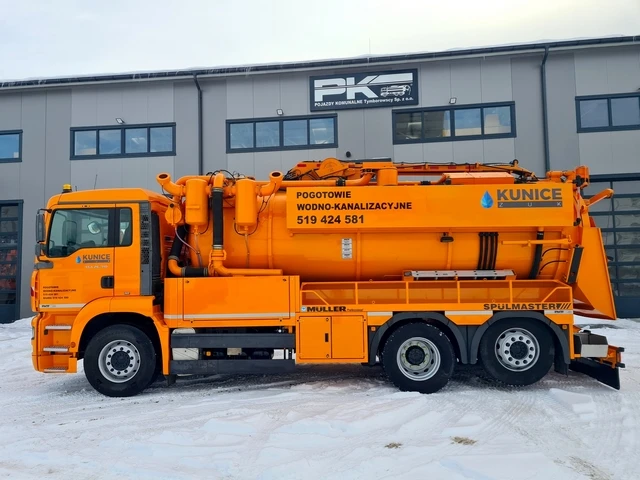 Kunice — Pojazd aseniezacyjny z mała pompą wodną Typ:MAN TGA 26-310 Rok produkcji: 2003 Zabudowa: Muller Umwelttechnik