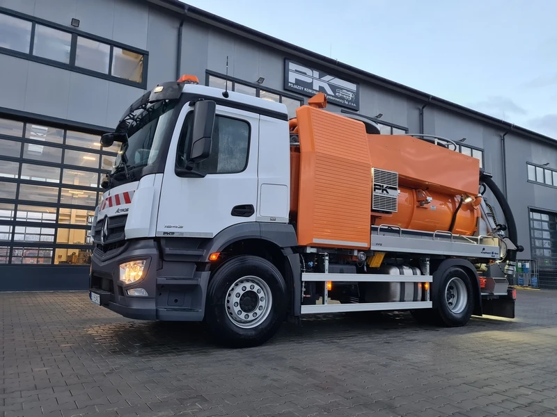 Zawiercie — Pojazd dwu-funkcyjny typu Kombi
Typ:Mercedes-Benz Actros 1843
Rok produkcji: 2022(nowy)
Zabudowa: FFG Umwelttechnik