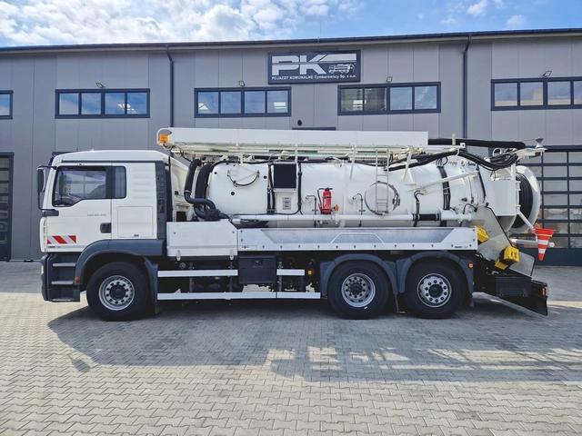 Siedlce — Pojazd z recyklingiem
Typ:MAN TGA 26.410
Rok produkcji: 2003
Zabudowa: Kroll