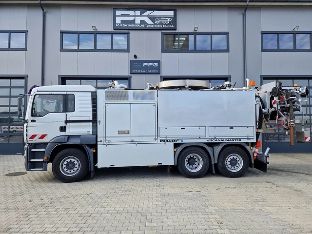 Soczewka — Pojazd z recyklingiem
Typ: MAN TGA 26.430
Rok produkcji: 2005
Zabudowa: Muller Umwelttechnik