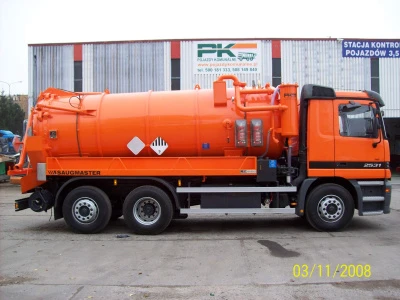 Sochaczew — Pojazd asenizacyjny Typ: MB2531 Rok produkcji: 1999 Zabudowa:Kroll