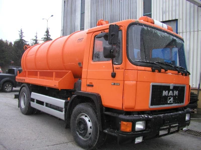 Kobylnica — Pojazd asenizacyjny Typ:MAN 18-232 Rok produkcji: 1992 Zabudowa: Haller