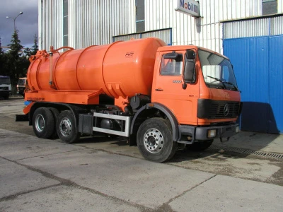 Nakło — Pojazd asenizacyjny Typ:MB2222 Rok produkcji: 1990 Zabudowa: Haller