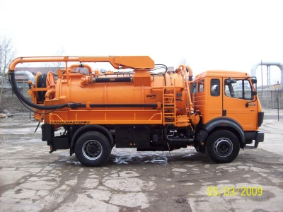 Nakło — Pojazd asenizacyjny Typ:MB2222 Rok produkcji: 1990 Zabudowa: Haller