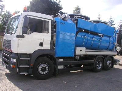 Ostrowiec Świetokrzyski — Pojazd z recykingiem Typ:MAN 26.400 Rok produkcji: 2007 (nowy) Zabudowa: FFG