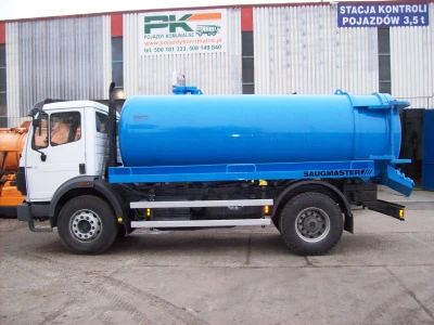 Ostrowiec Świetokrzyski — Pojazd asenizacyjny Typ: MB1820 Rok produkcji: 1995 Zabudowa: FFG
