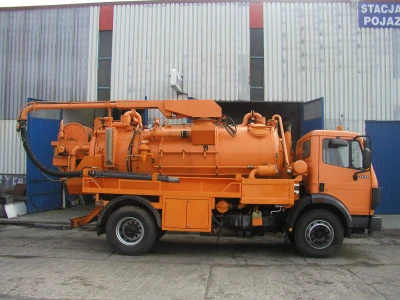 Tolkmicko — Pojazd dwu-funkcyjny typu Kombi Typ: MB1722 Rok produkcji: 1991 Zabudowa: Muller
