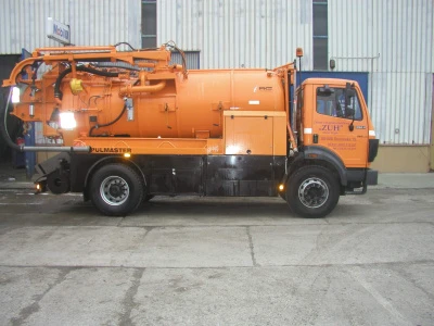 Soczewka — Pojazd dwu-funkcyjny typu Kombi Typ:MB1824 Rok produkcji: 1994 Zabudowa: Kutschke