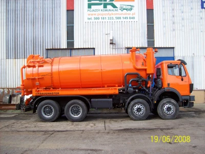 Pabianice — Pojazd asenizacyjny Typ:MAN MB3535 8x4 Rok produkcji: 1990 Zabudowa: Mabo