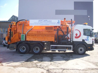 Nowy Dwór Gdański — Pojazd dwu-funkcyjny typu Kombi Typ: Scania 124 Rok produkcji: 1998 Zabudowa: Hellmers