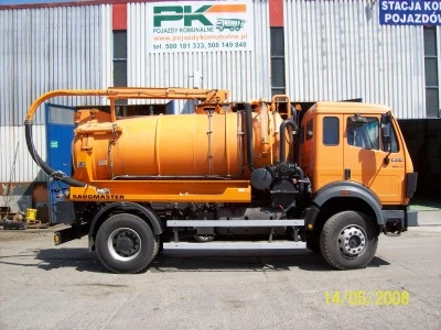Nowy Dwór Gdański — Pojazd dwu-funkcyjny typu Kombi Typ: Scania 124 Rok produkcji: 1998 Zabudowa: Hellmers