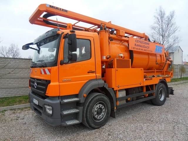 Kędzierzyn-Koźle — Pojazd z recyklingiem 
Typ: MB 1833 
Rok produkcji: 2010 
Zabudowa: Muller Umwelttechnik